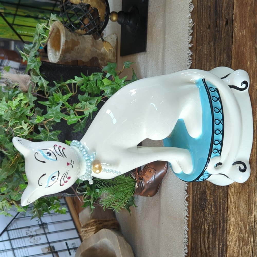 Vintage Bombay Cat on a Stool Ceramic Bank, No Stopper